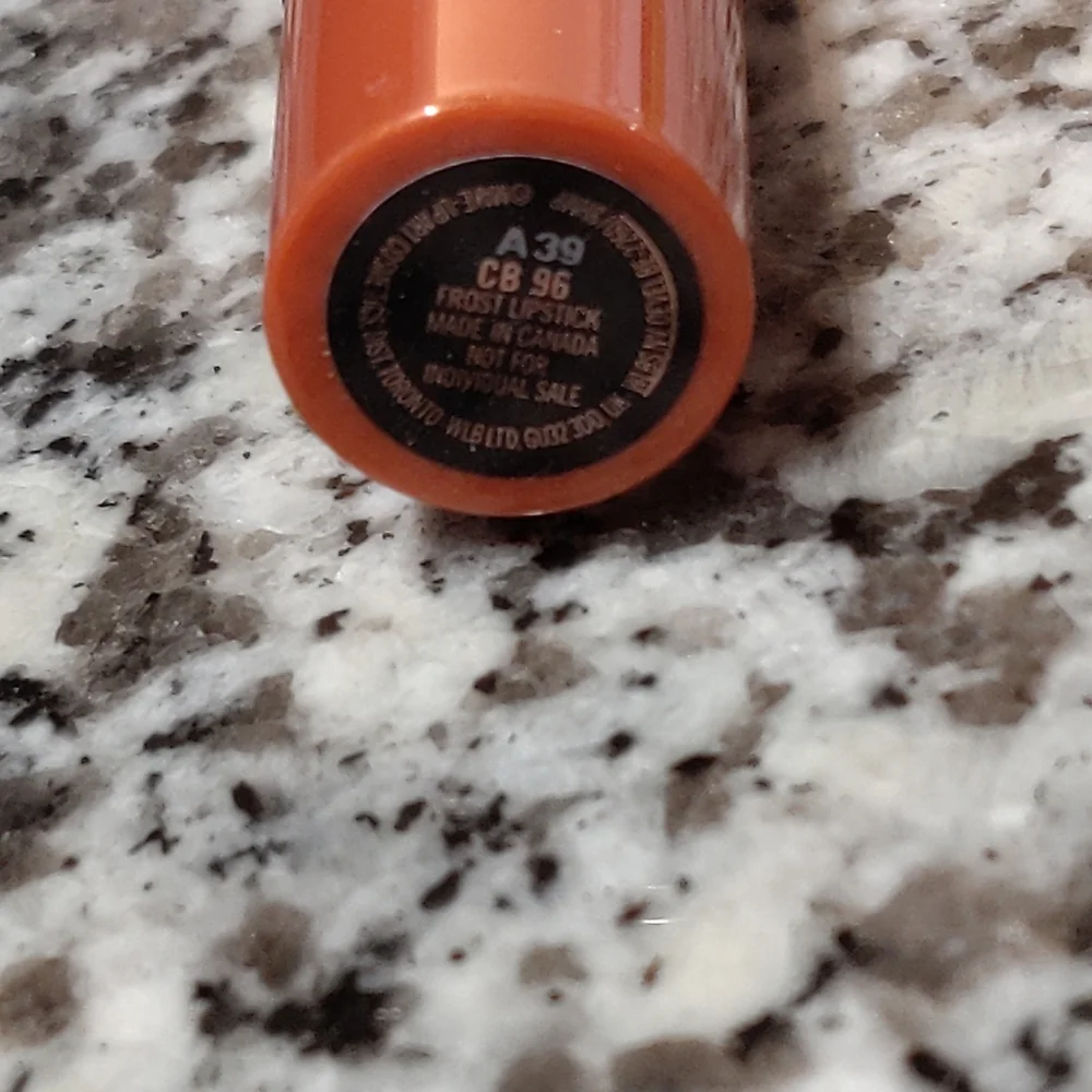 🌺 NWT MAC Mini Lipstick A39 Frost - Picture 4 of 7